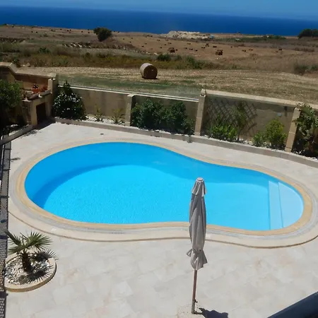 Tas-suplu سان لاورينْتْسْ