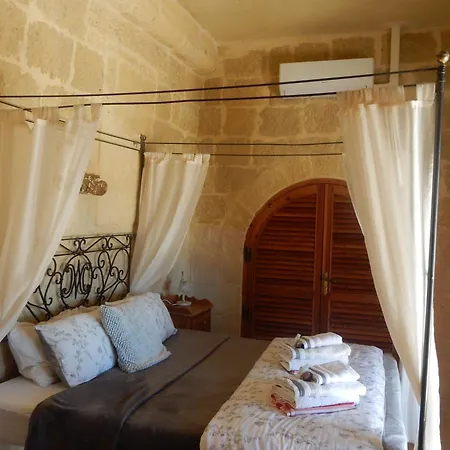 Tas-suplu فيلة *