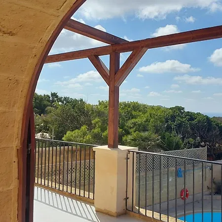 Tas-suplu Villa