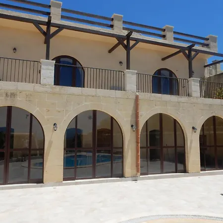 Tas-suplu Villa San Lawrenz