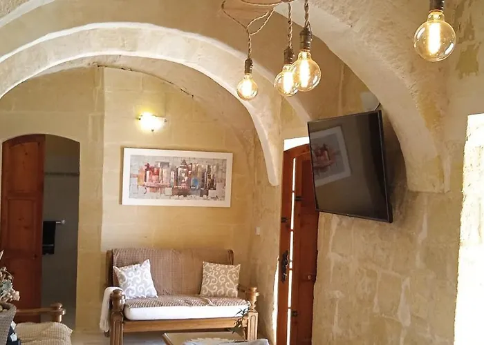 Villa Tas-suplu San Lawrenz